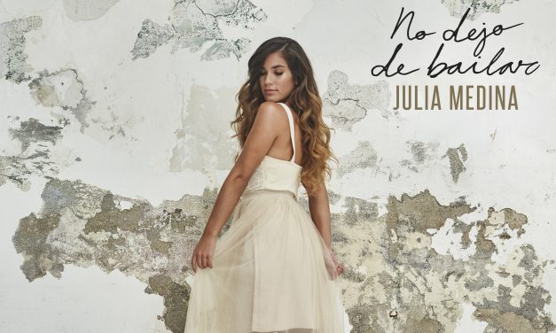 Julia Medina no deja de bailar, ¡ni de cantar!