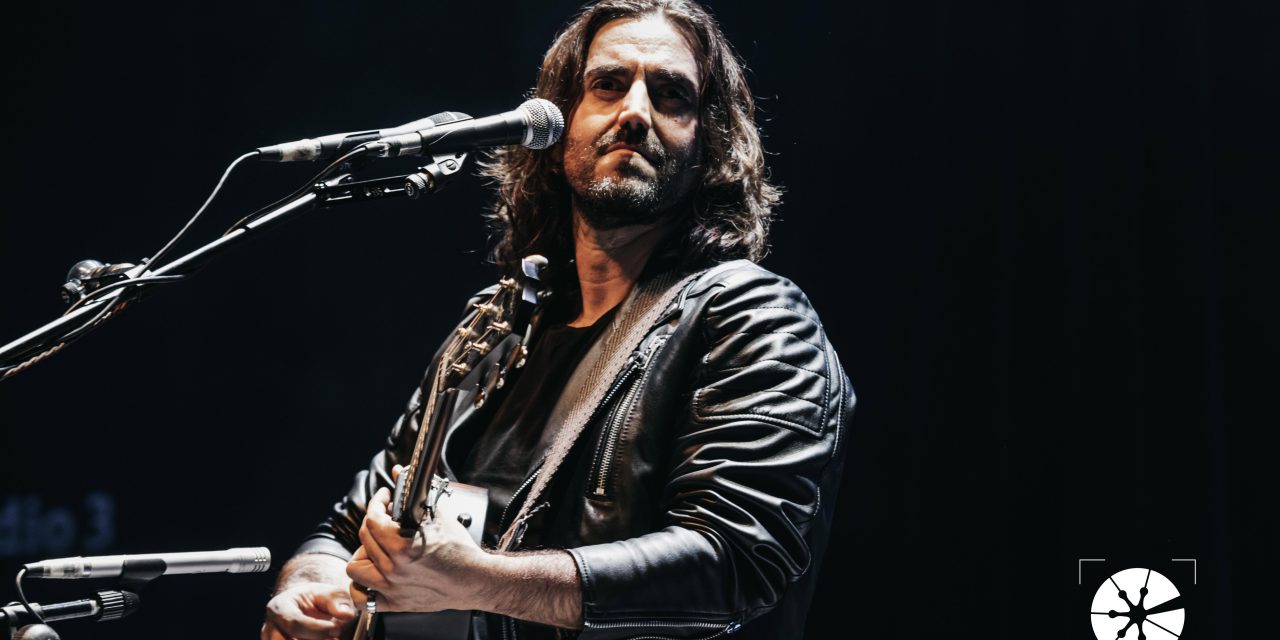 Andrés Suárez lanza la versión 2.1 de «No Diré», acompañada del videoclip