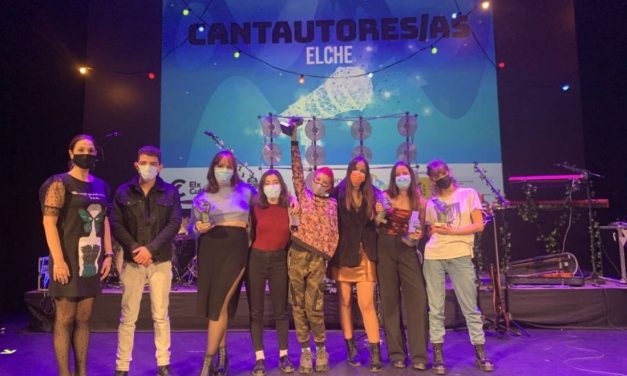 Chica Sobresalto cierra su gira en el certamen de cantautores de Elche