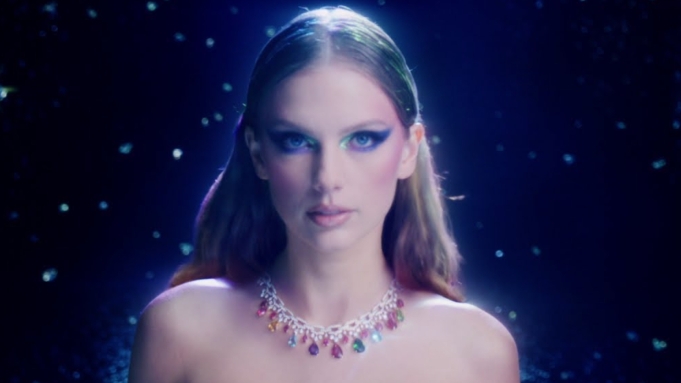 No te pierdas todos los “easter eggs” en “Bejeweled” de Taylor Swift