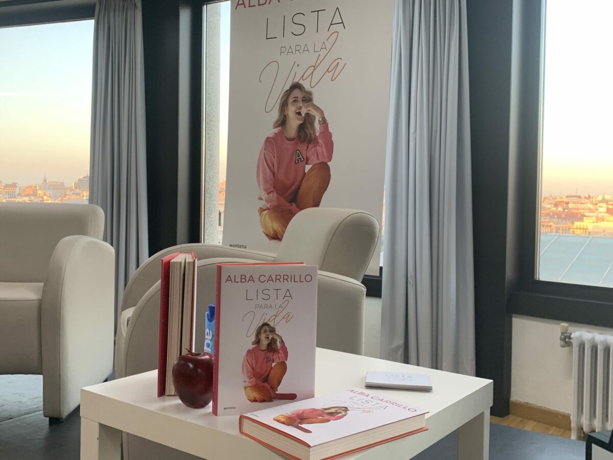 Alba Carrillo presenta su primer libro 'Lista para la vida'. | Fuente: Álvaro Alonso de la Fuente.