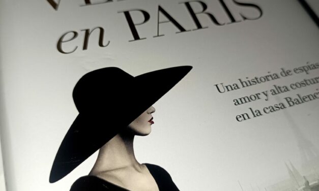 Moda, pasión y elegancia en la novela ‘Aquel verano en París’